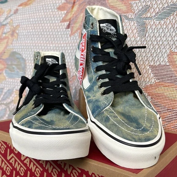 Vans Men’s Sk8-Hi Tapered
Denim Embroidery Olive/White 
VN0A5KRUY33
Sneakers - Picture 8 of 16